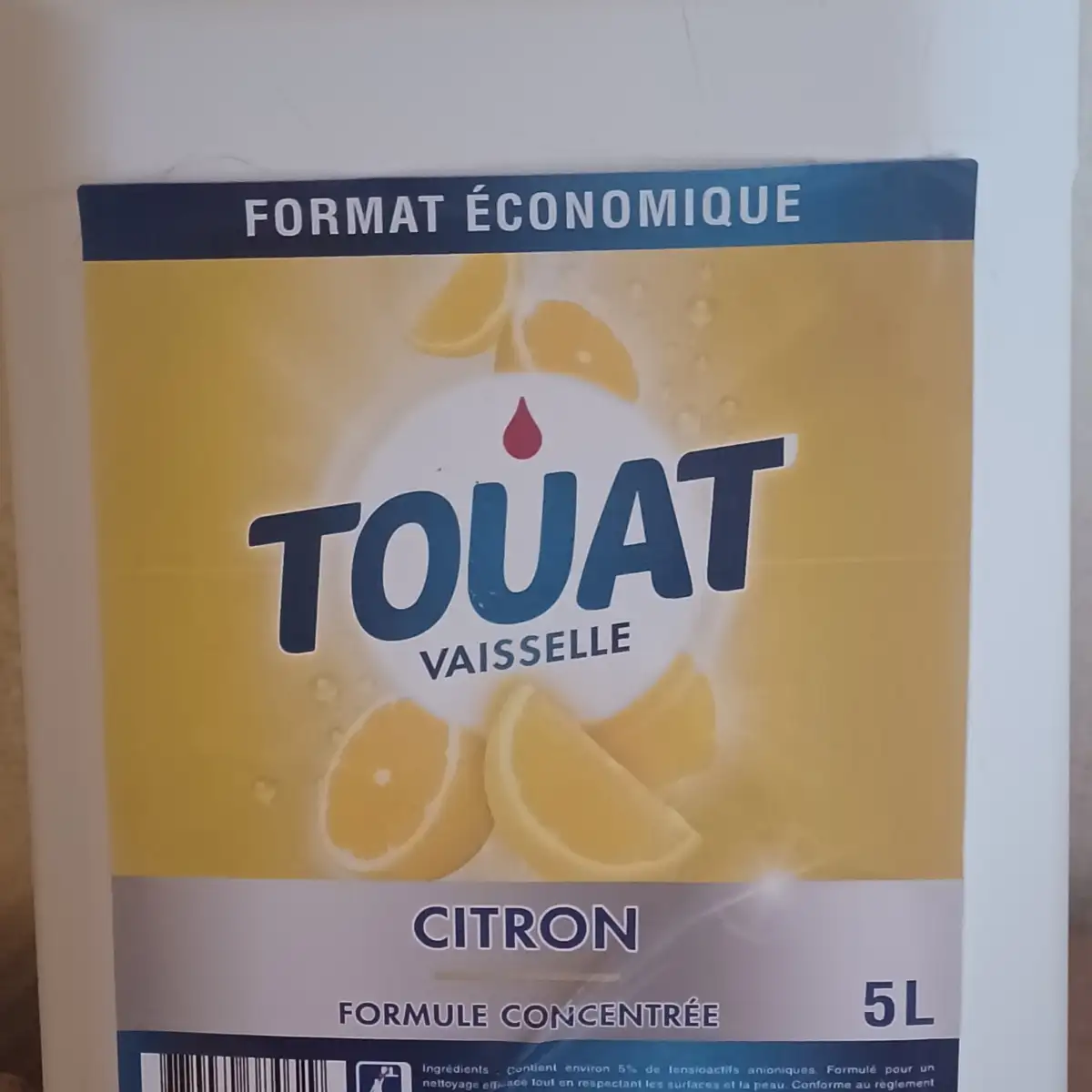 Liquide vaisselle aux fruits rouges